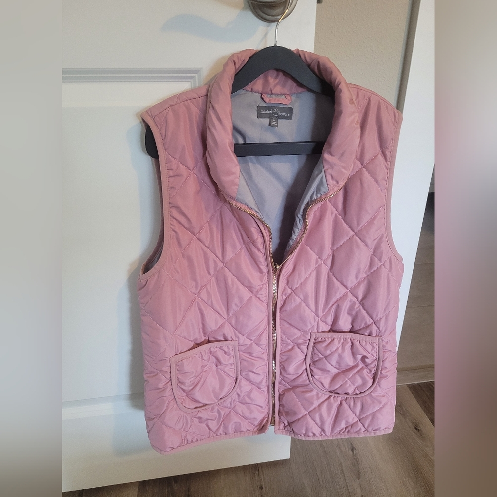 Like new market & spruce reversible pink vest size medium